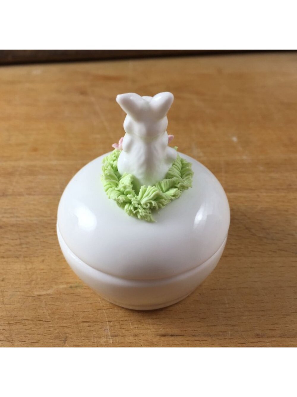 Bunny Rabbit Dish Trinket Box Bone China Dresser Jewelry Ring Dish - Picture 5 of 7